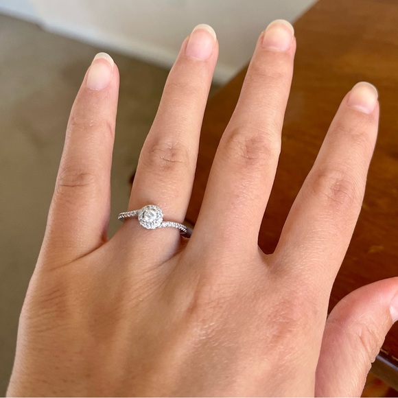 Diamond White Gold Ring Size 4.25-4.50 - Picture 6 of 6